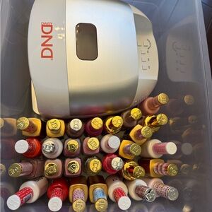 Daisy DND GEL polish kit with LED light